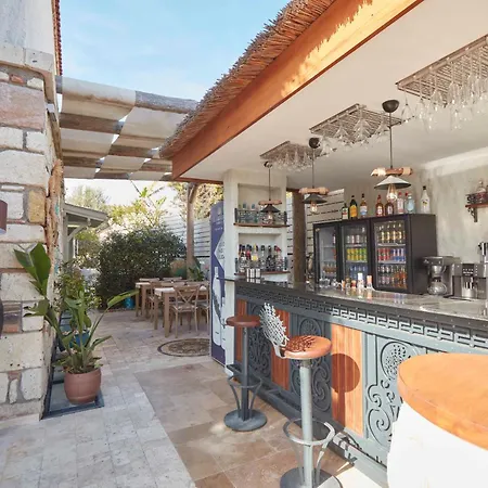 Alabora Hotel 3*