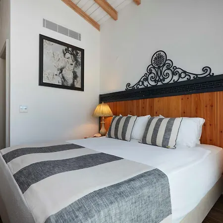 Hotel Alabora 3*
