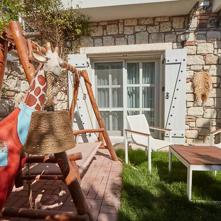 Alabora Hotel 3*