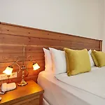 Alabora Hotel